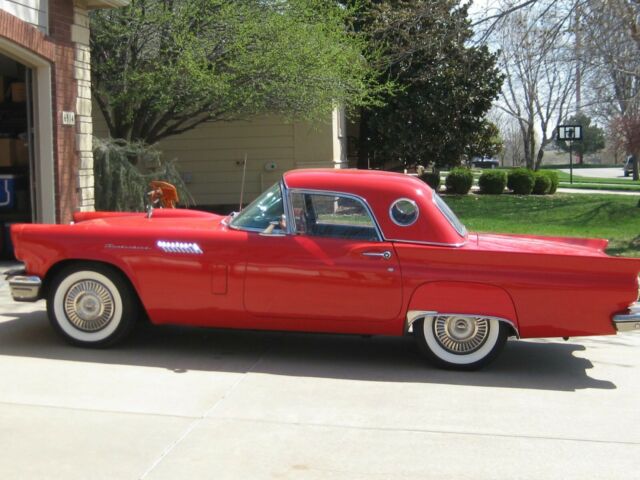 Ford Thunderbird 1957 image number 0