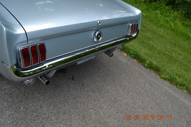 Ford Mustang 1965 image number 4