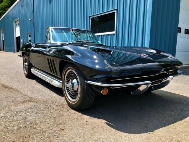 Chevrolet Corvette 1965 image number 0