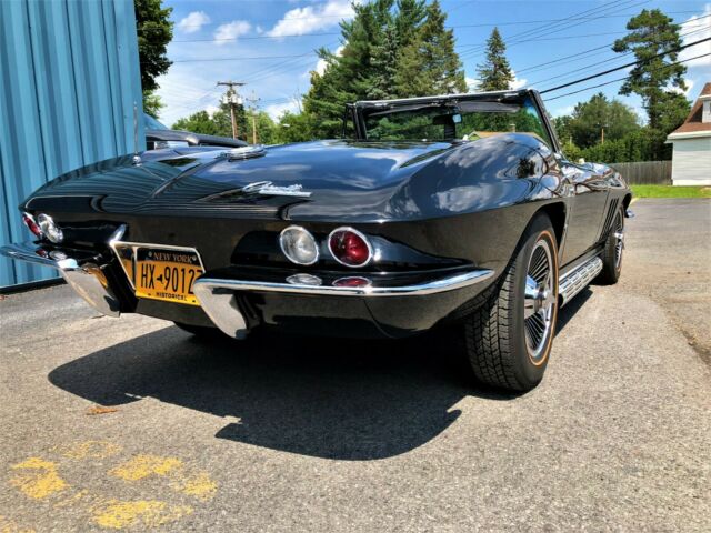 Chevrolet Corvette 1965 image number 1