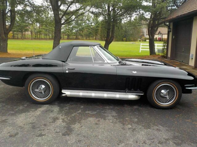 Chevrolet Corvette 1965 image number 30