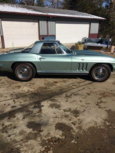 Chevrolet Corvette 1966 image number 1