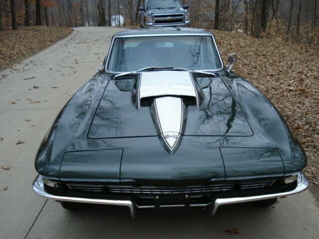 Chevrolet Corvette 1966 image number 12