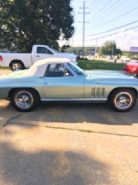 Chevrolet Corvette 1966 image number 15