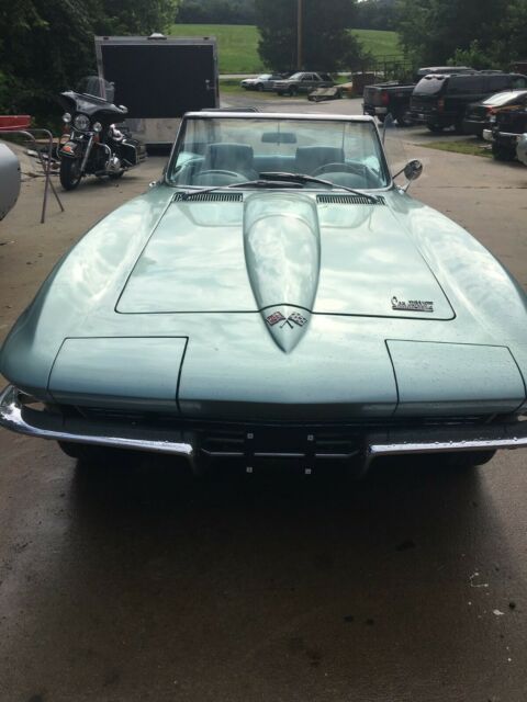 Chevrolet Corvette 1966 image number 16