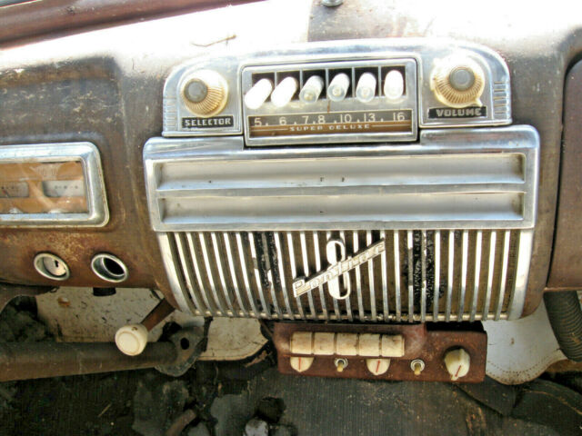 Pontiac Silver Streak 1948 image number 31