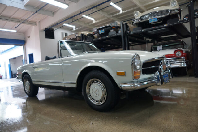 Mercedes-Benz 280SL Roadster 1969 image number 32