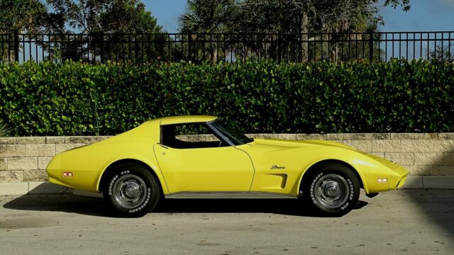 Chevrolet Corvette 1974 image number 2