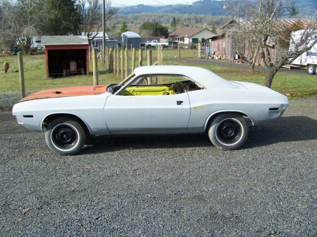 Dodge Challenger 1971 image number 0