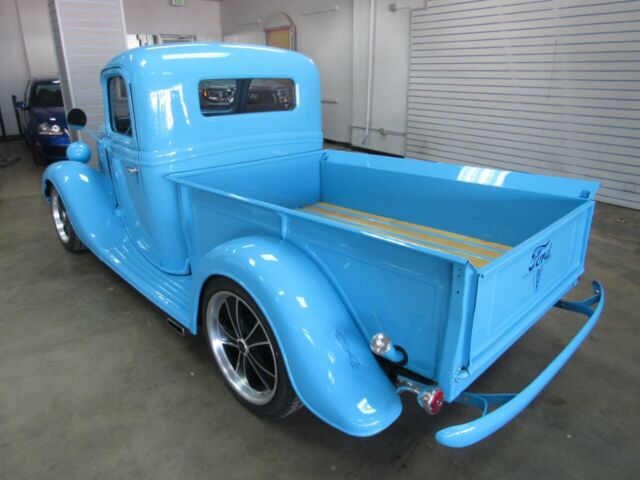 Ford Pick-up Truck 1937 image number 3