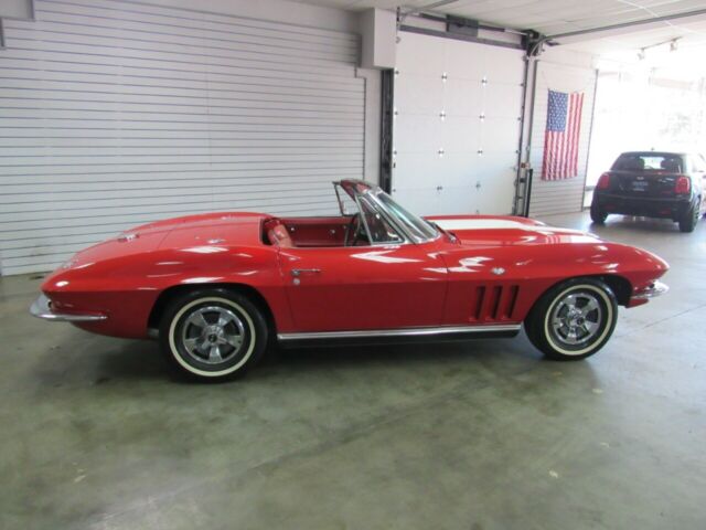 Chevrolet Corvette 1966 image number 21