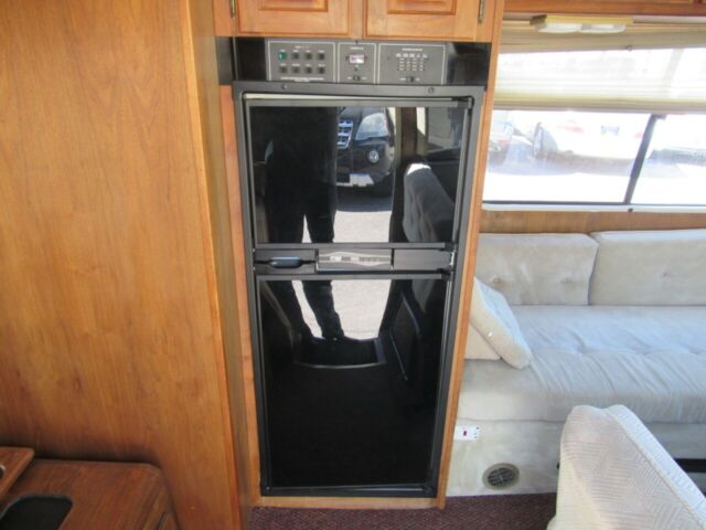 GMC R/V 2500 Series 1978 image number 10