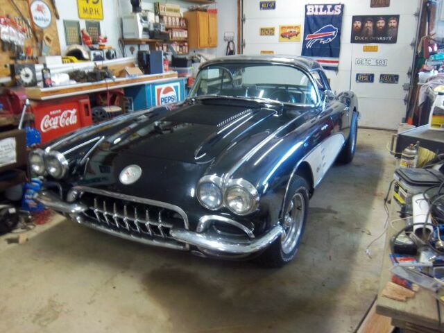 Chevrolet Corvette 1958 image number 0