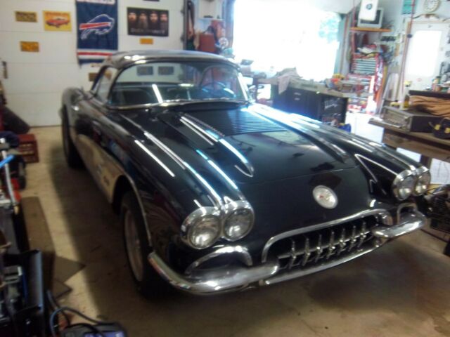 Chevrolet Corvette 1958 image number 2