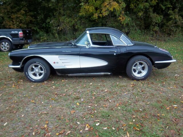 Chevrolet Corvette 1958 image number 29