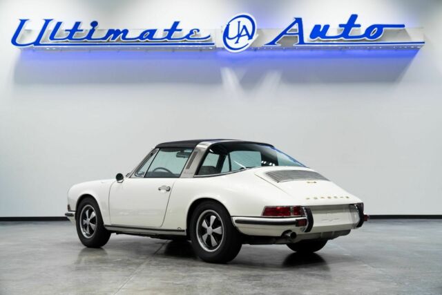 Porsche 911 1971 image number 14