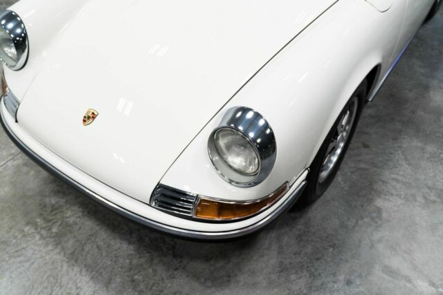 Porsche 911 1971 image number 21