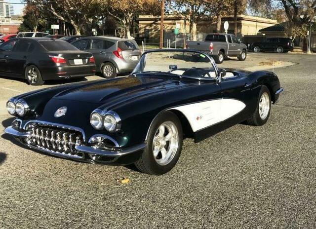 Chevrolet Corvette 1959 image number 14