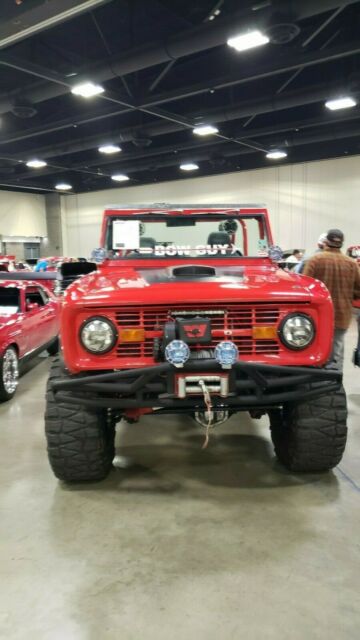 Ford Bronco 1973 image number 2