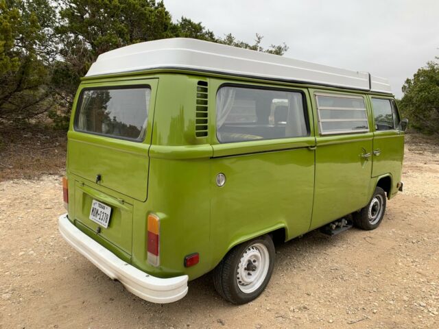 Volkswagen Bus/Vanagon 1976 image number 13