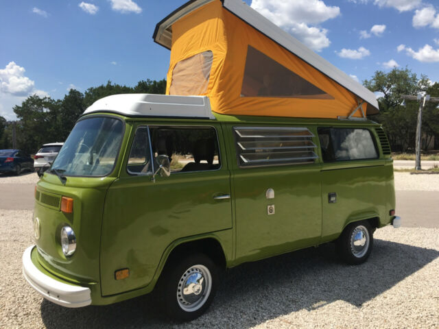 Volkswagen Bus/Vanagon 1976 image number 25