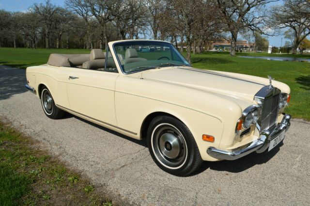 Rolls-Royce Corniche 1972 image number 1