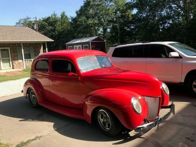 Ford Deluxe 1939 image number 0