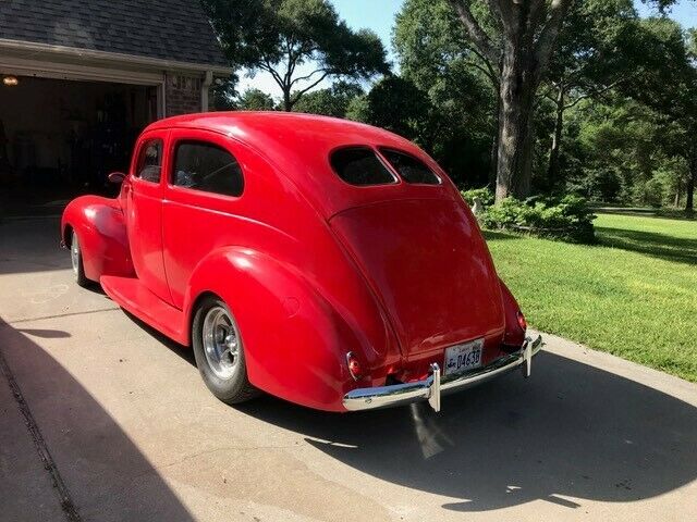 Ford Deluxe 1939 image number 1