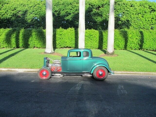 Ford 5 Window Coupe 1932 image number 12