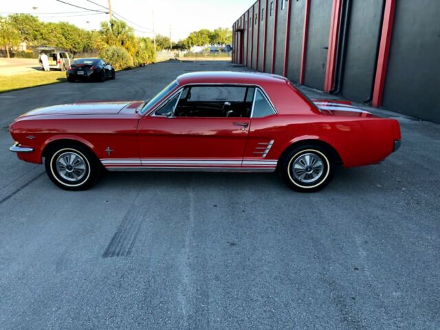 Ford Mustang 1966 image number 10