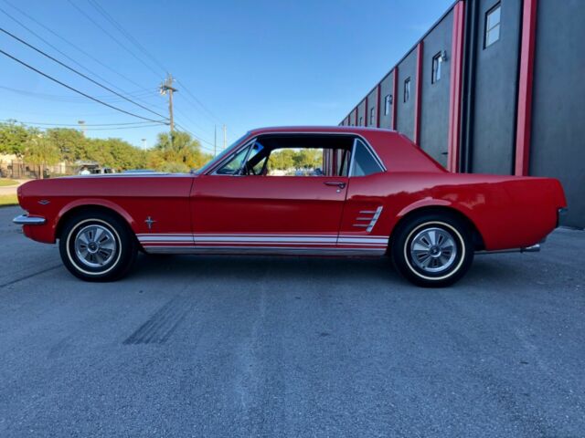 Ford Mustang 1966 image number 35