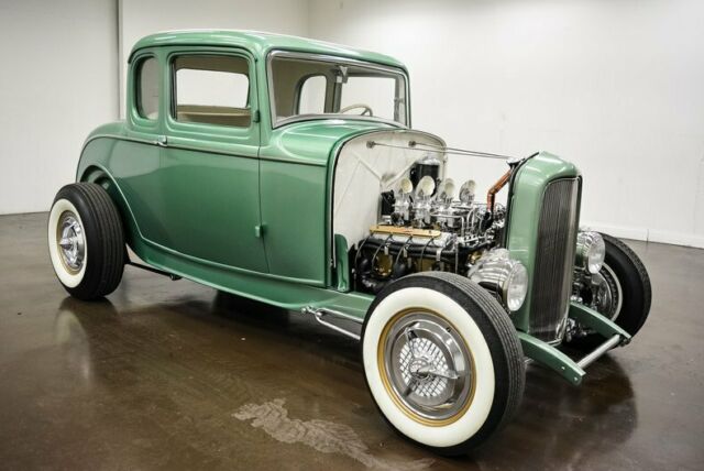 Ford 5-window Coupe 1932 image number 0