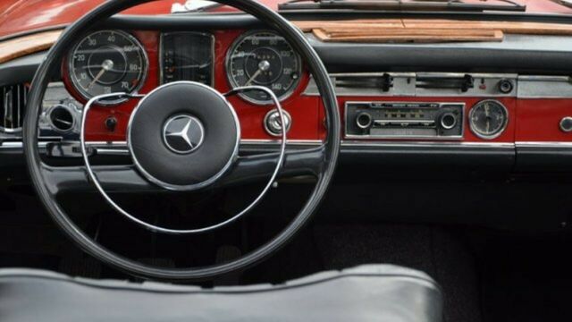 Mercedes-Benz SL-Class 1967 image number 17