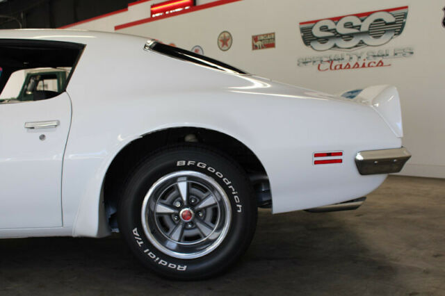 Pontiac Firebird 1970 image number 18