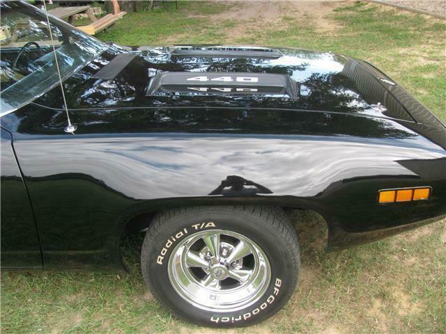 Plymouth Road Runner 1971 image number 18