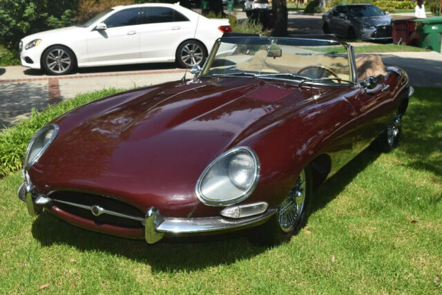 Jaguar E-Type 1963 image number 10