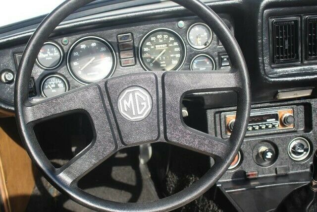 MG MGB 1978 image number 37