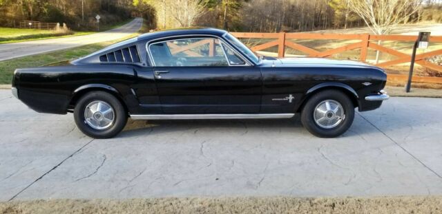 Ford Mustang 1965 image number 14