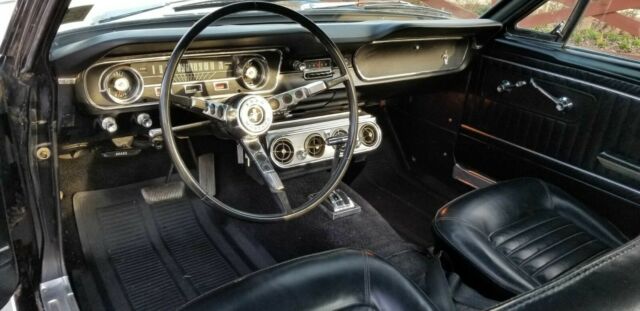 Ford Mustang 1965 image number 28