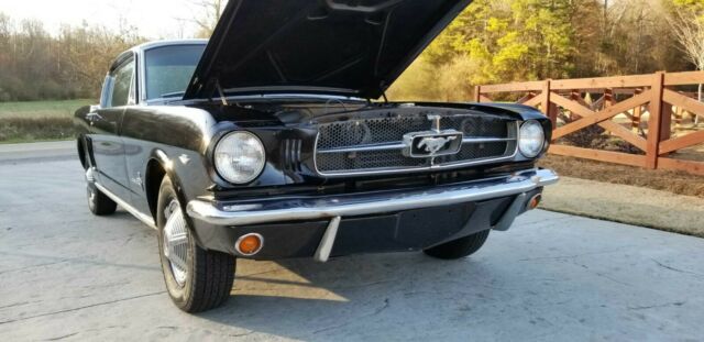 Ford Mustang 1965 image number 29