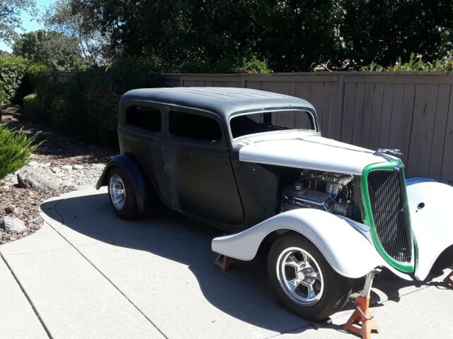 Ford Tudor Coupe 1934 image number 0