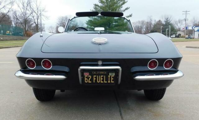 Chevrolet Corvette 1962 image number 0