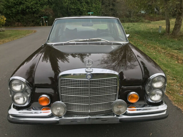 Mercedes-Benz 300-Series 1970 image number 3