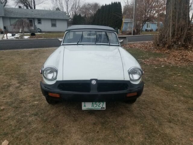 MG MGB 1977 image number 1