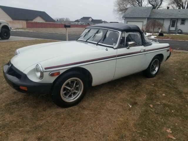 MG MGB 1977 image number 2