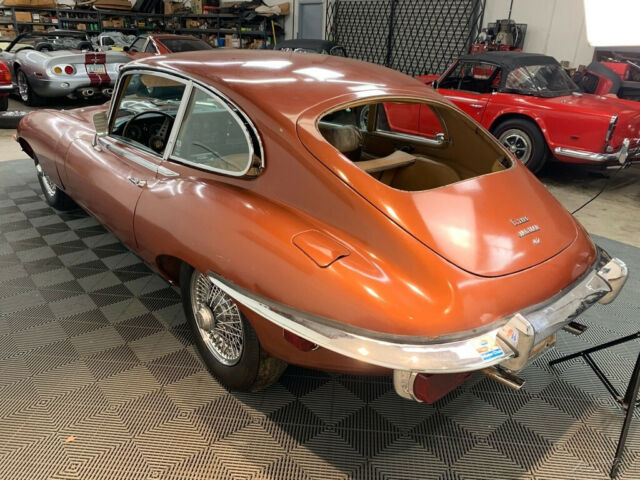 Jaguar E-Type 1970 image number 7