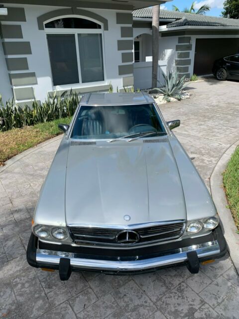 Mercedes-Benz SL-Class 1977 image number 16