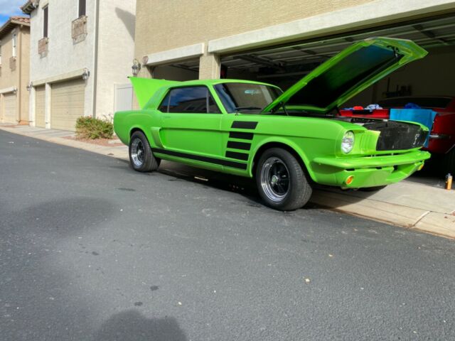 Ford Mustang 1965 image number 25