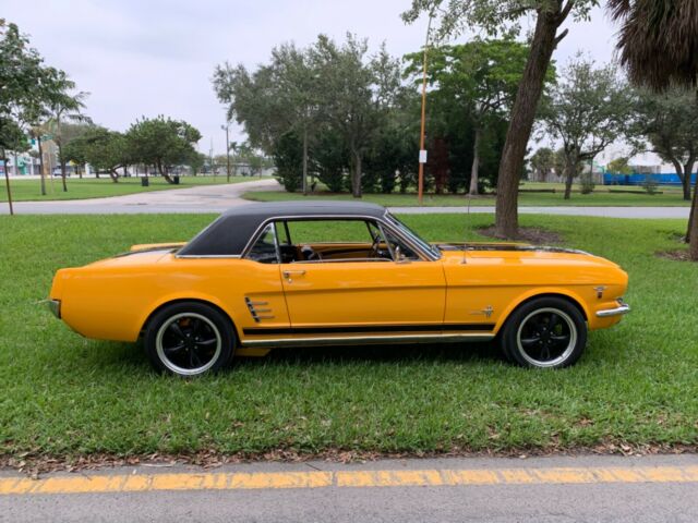 Ford Mustang 1966 image number 12