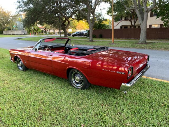 Ford Galaxie 1966 image number 43